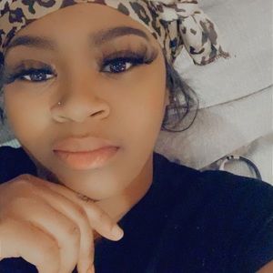 Meet your Posher, Felicia